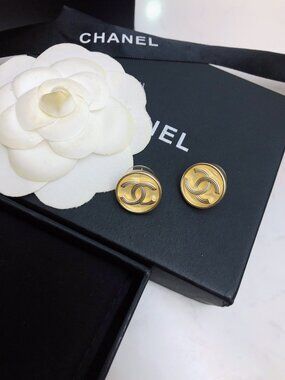 ✨✨✨Chanel earrings✨✨✨